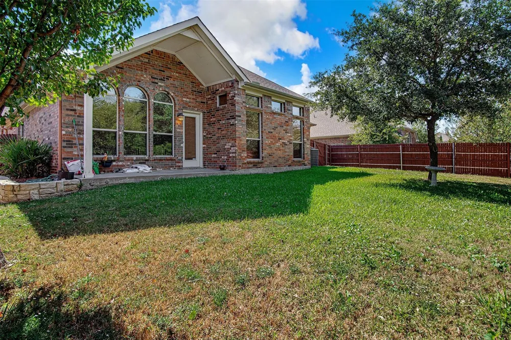 635 Blue Sky Drive Arlington, TX 76002