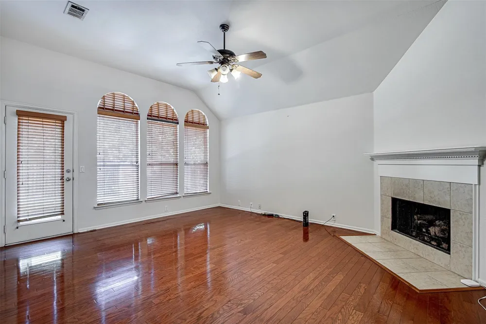 635 Blue Sky Drive Arlington, TX 76002