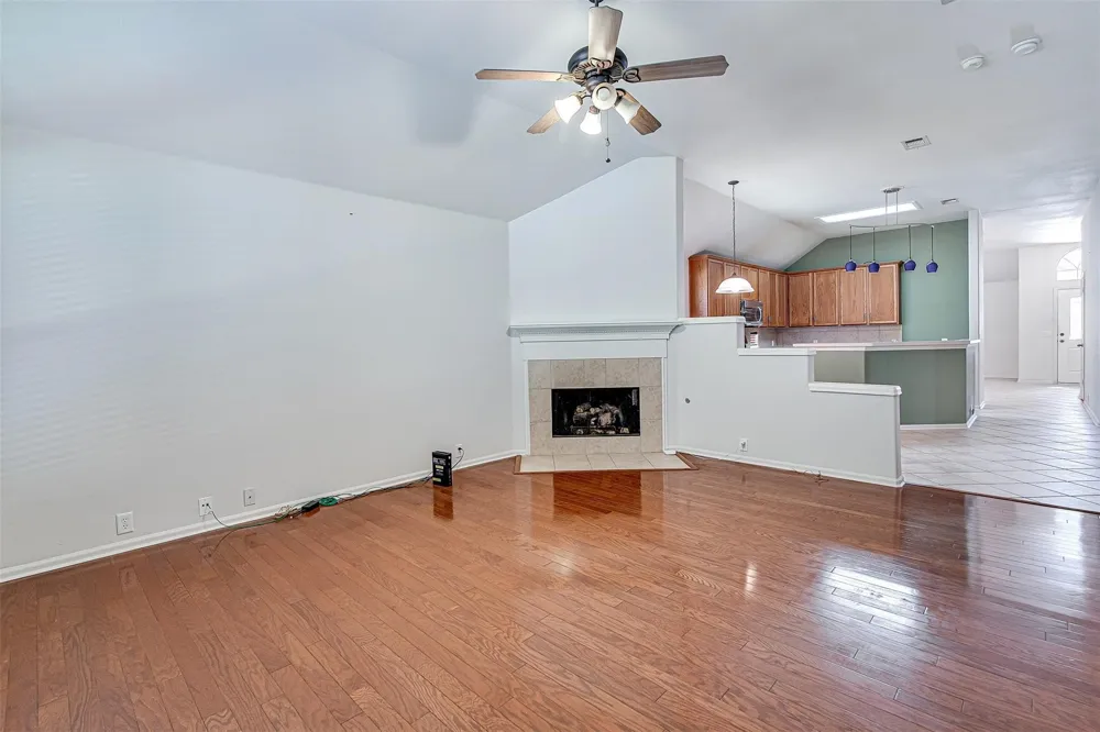 635 Blue Sky Drive Arlington, TX 76002
