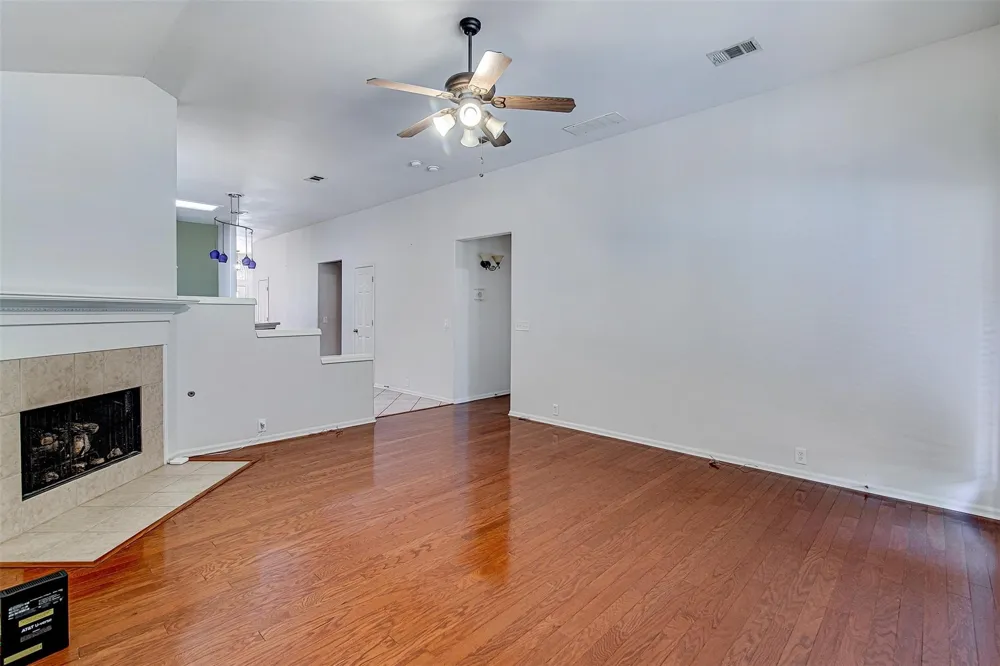 635 Blue Sky Drive Arlington, TX 76002