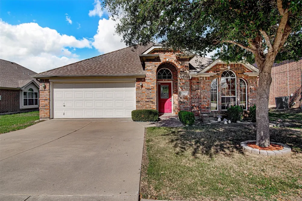 635 Blue Sky Drive Arlington, TX 76002