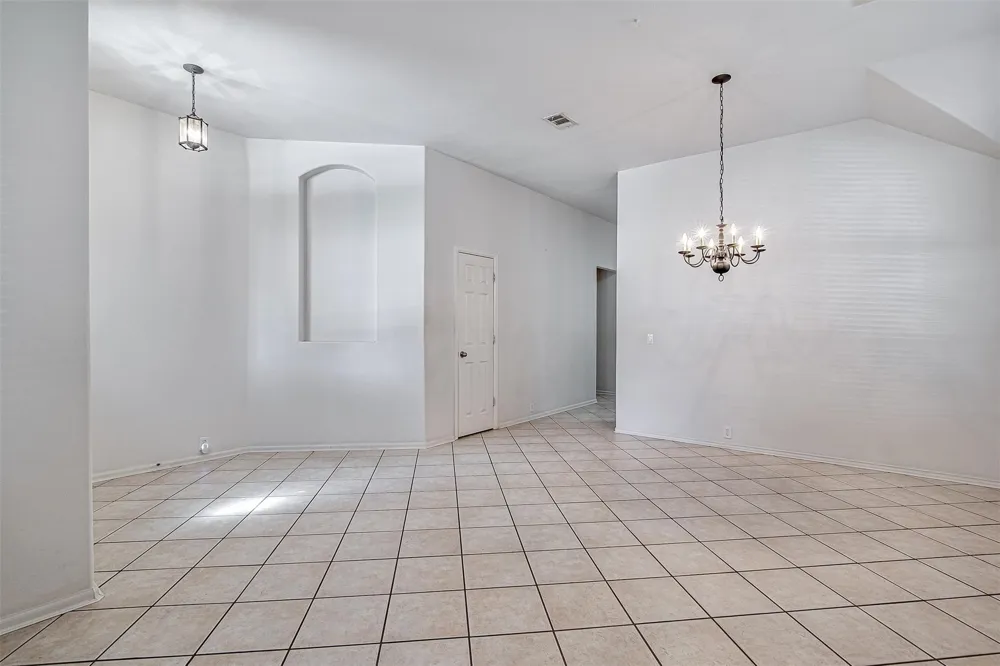 635 Blue Sky Drive Arlington, TX 76002