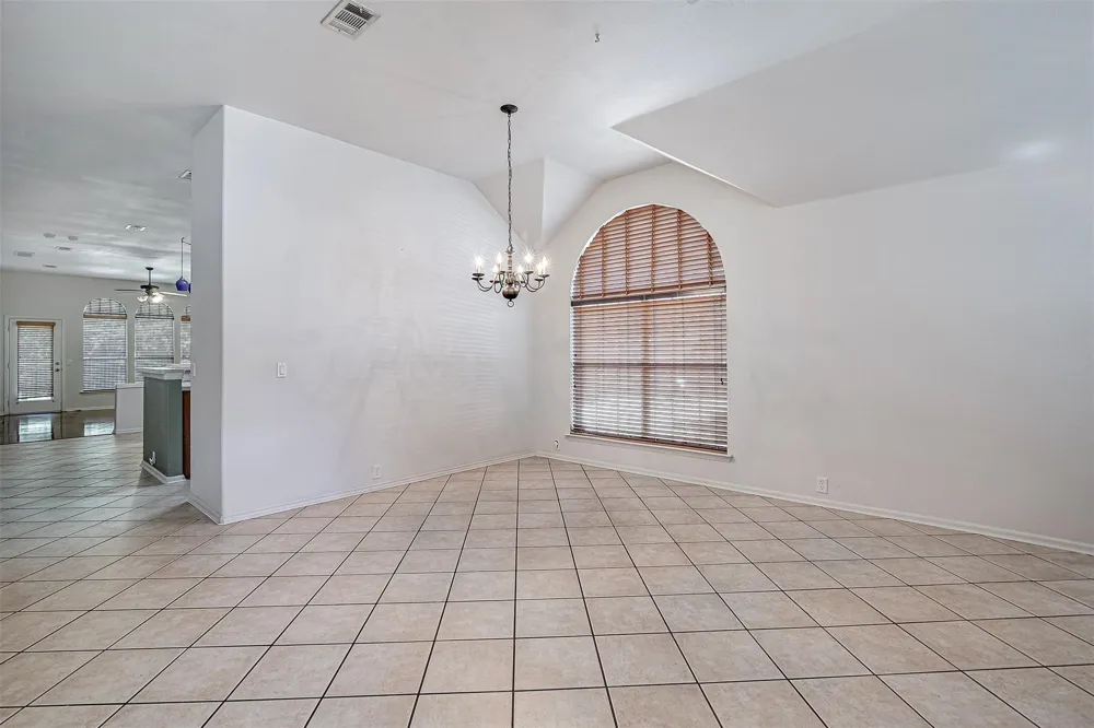 635 Blue Sky Drive Arlington, TX 76002