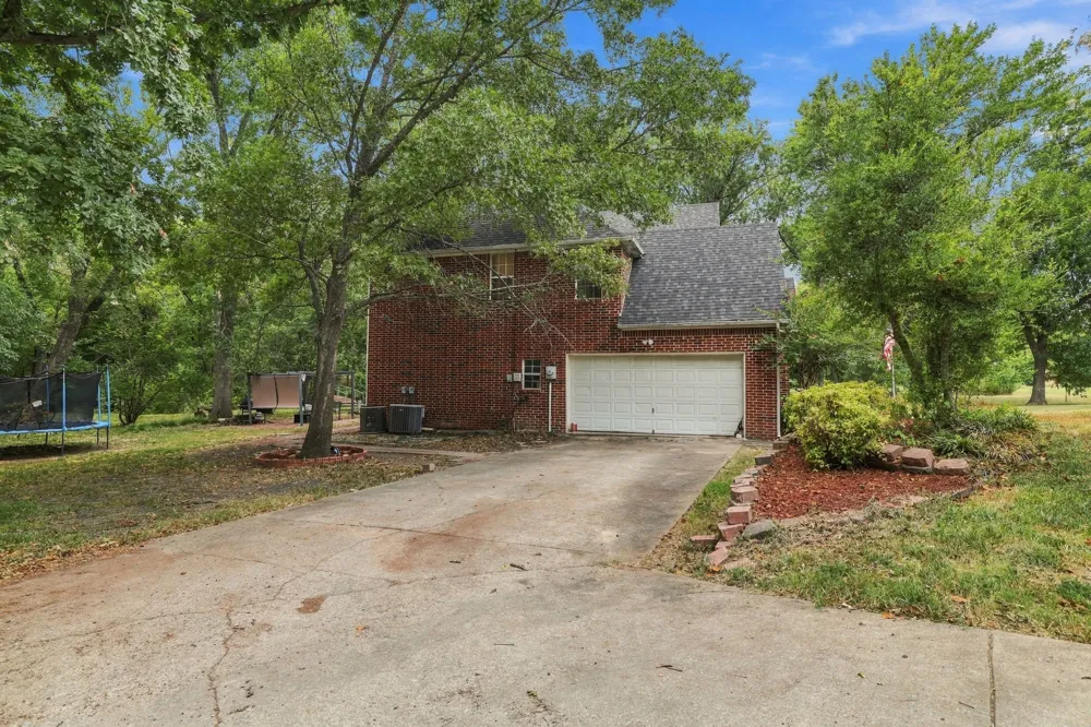 74 Meadow Hill Lane Sherman, TX 75090