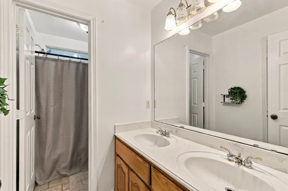 74 Meadow Hill Lane Sherman, TX 75090
