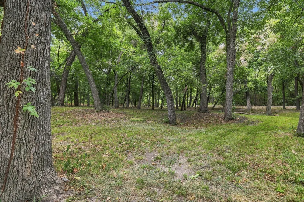 74 Meadow Hill Lane Sherman, TX 75090