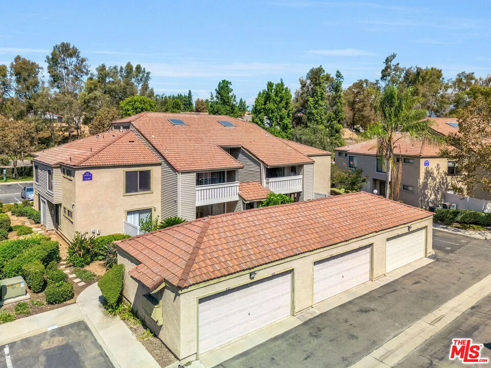 75 Carriage Way Pomona, CA 91766