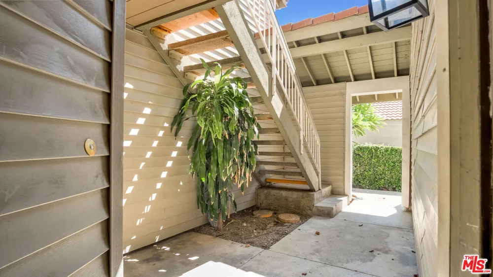 75 Carriage Way Pomona, CA 91766