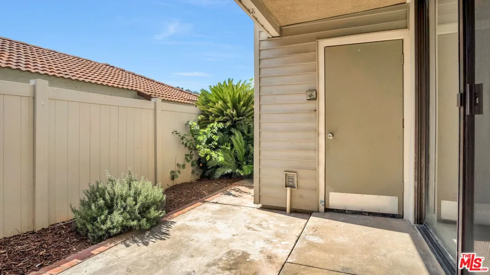 75 Carriage Way Pomona, CA 91766