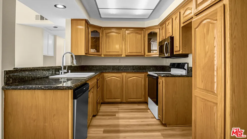 75 Carriage Way Pomona, CA 91766