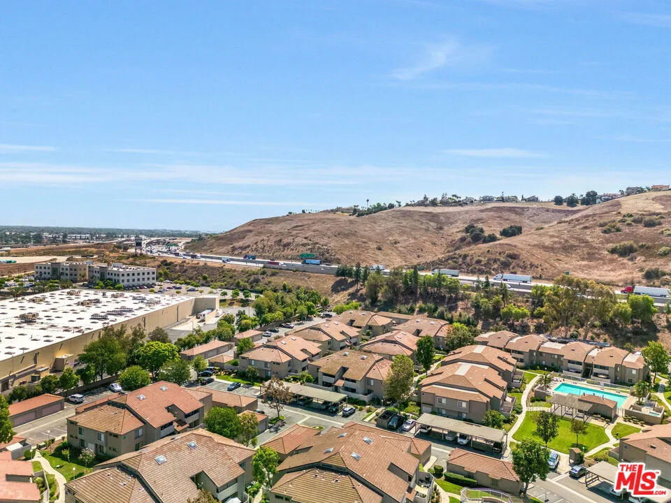 75 Carriage Way Pomona, CA 91766