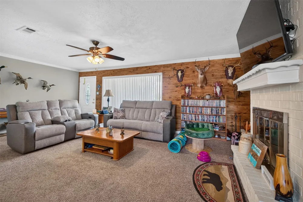 165 Pecan Cove Lane Onalaska, TX 77360