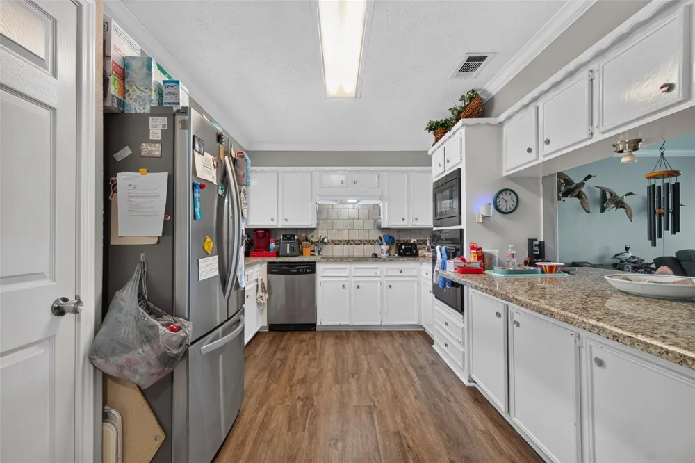 165 Pecan Cove Lane Onalaska, TX 77360