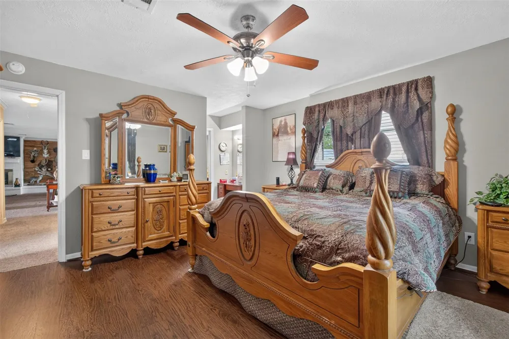 165 Pecan Cove Lane Onalaska, TX 77360