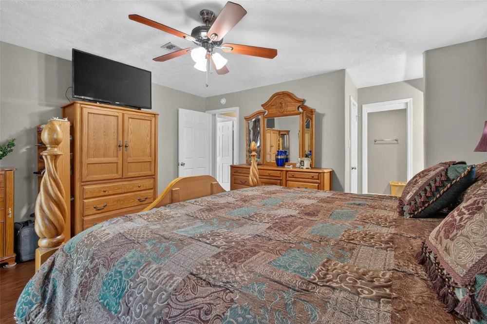 165 Pecan Cove Lane Onalaska, TX 77360