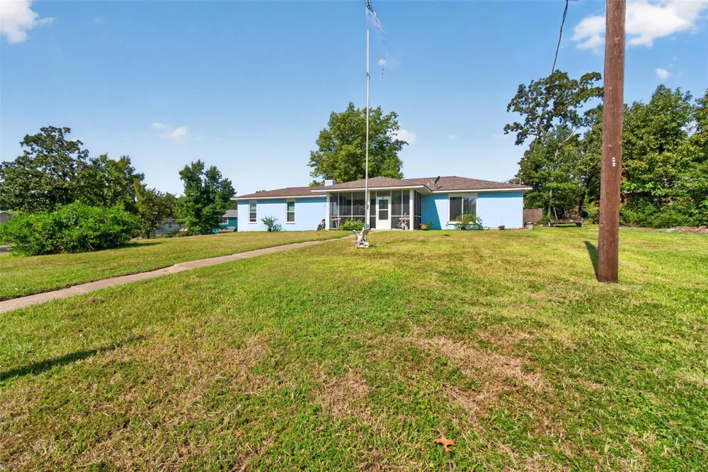165 Pecan Cove Lane Onalaska, TX 77360