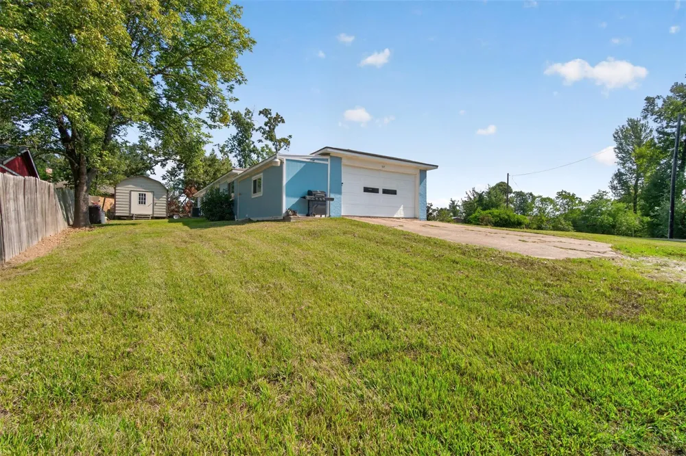 165 Pecan Cove Lane Onalaska, TX 77360