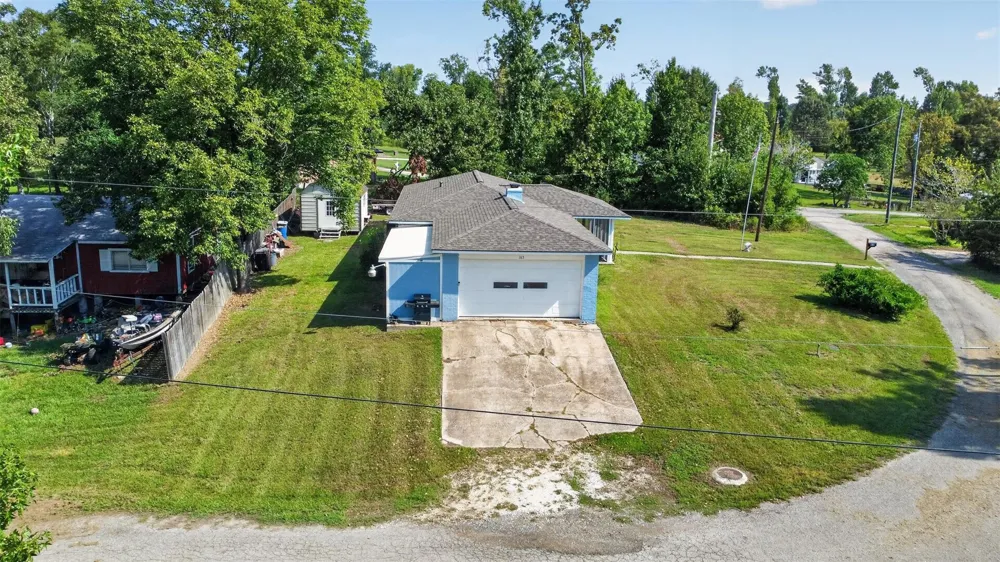 165 Pecan Cove Lane Onalaska, TX 77360