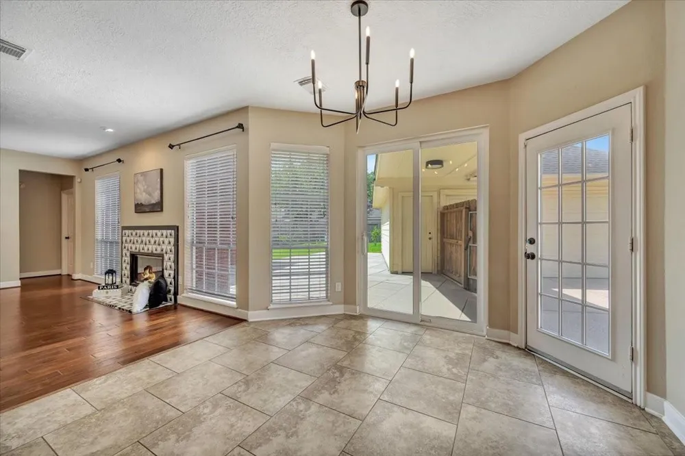 1350 Remington Crest Drive Houston, TX 77094