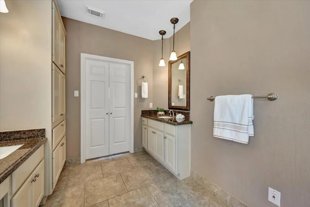 1350 Remington Crest Drive Houston, TX 77094