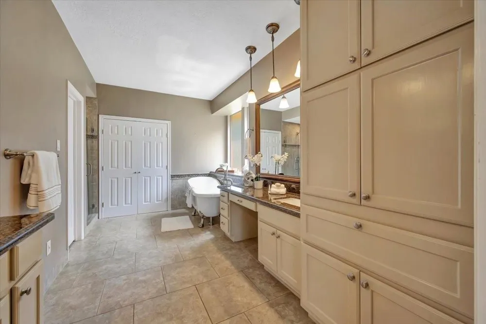 1350 Remington Crest Drive Houston, TX 77094