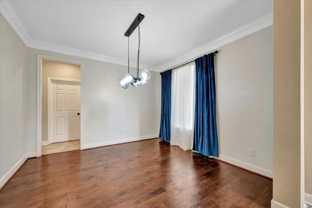1350 Remington Crest Drive Houston, TX 77094