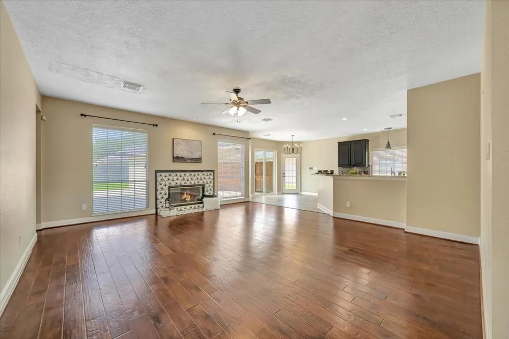 1350 Remington Crest Drive Houston, TX 77094