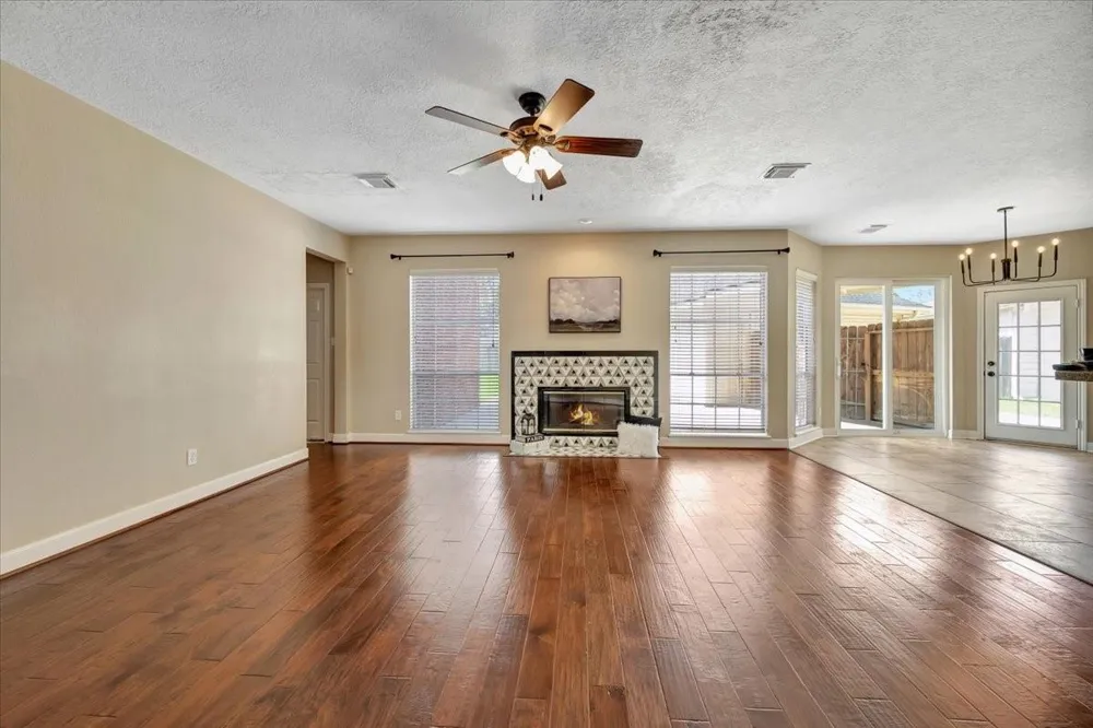1350 Remington Crest Drive Houston, TX 77094