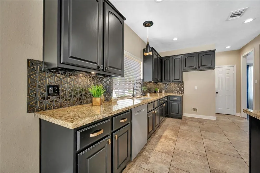 1350 Remington Crest Drive Houston, TX 77094