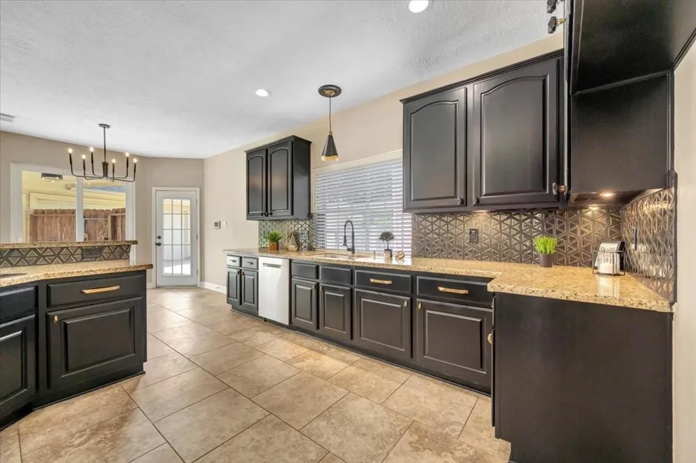 1350 Remington Crest Drive Houston, TX 77094