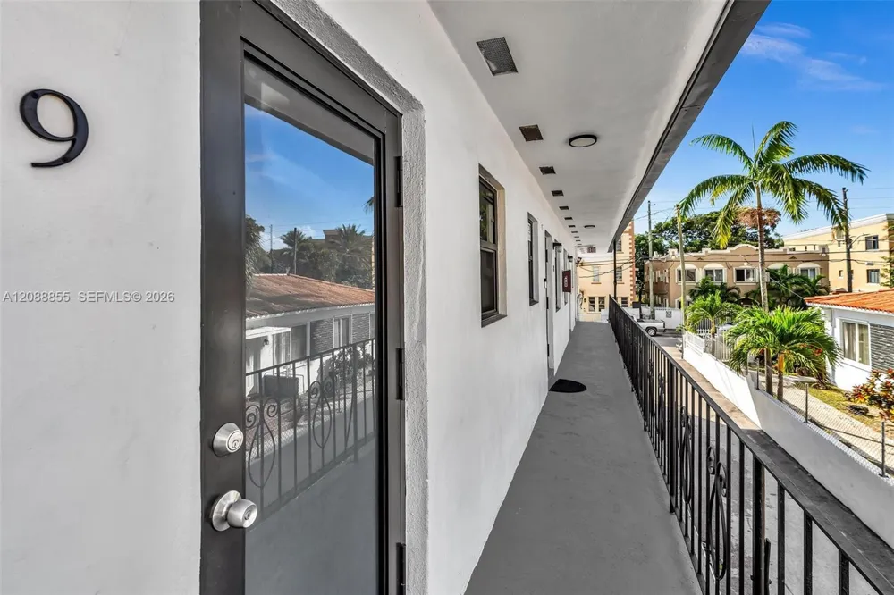 1027 SW 3rd St Miami, FL 33130