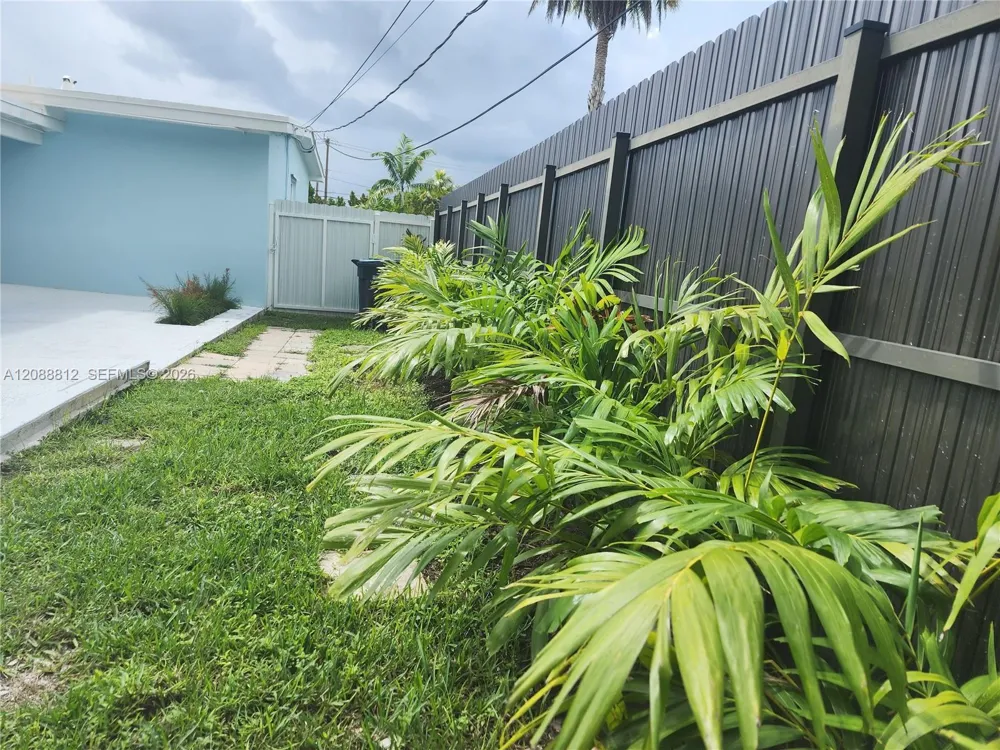 9301 SW 54th St Miami, FL 33165