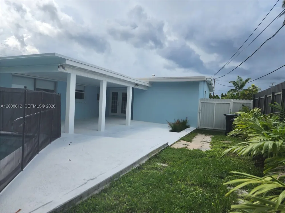 9301 SW 54th St Miami, FL 33165