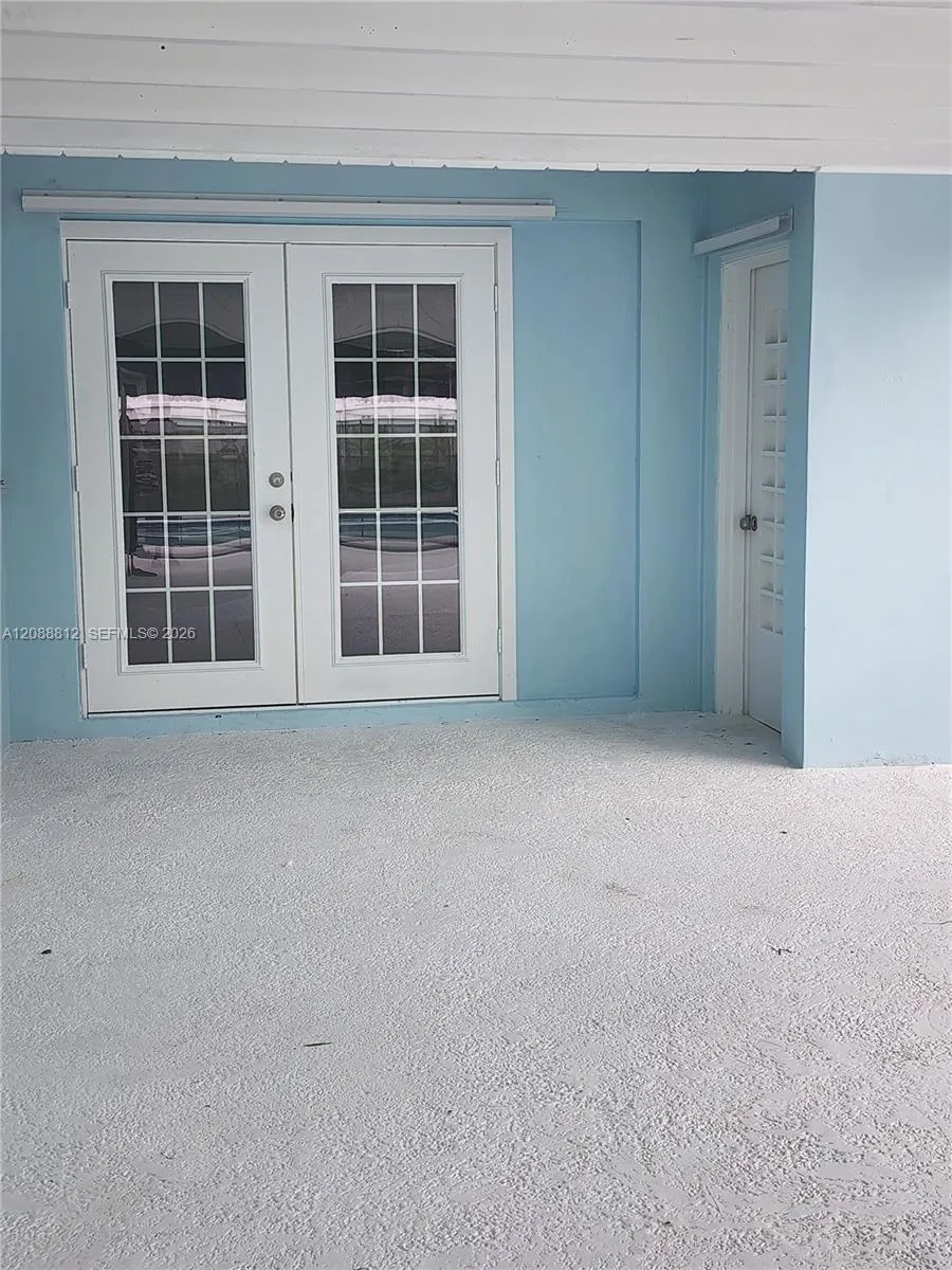 9301 SW 54th St Miami, FL 33165