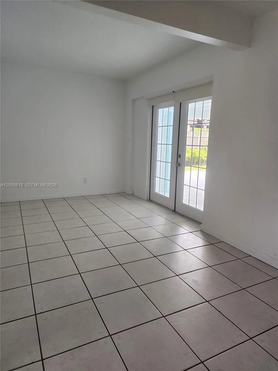 9301 SW 54th St Miami, FL 33165