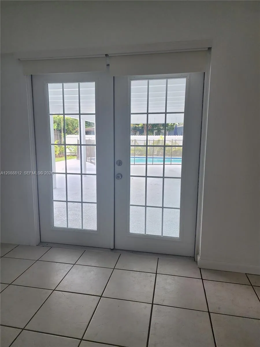 9301 SW 54th St Miami, FL 33165