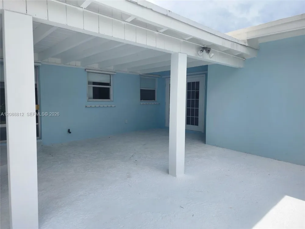 9301 SW 54th St Miami, FL 33165