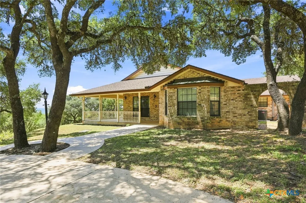5691 Circle Oak Drive Bulverde, TX 78163