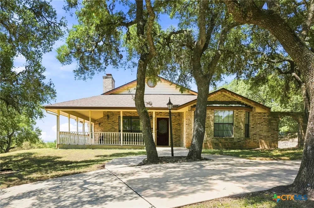 5691 Circle Oak Drive Bulverde, TX 78163
