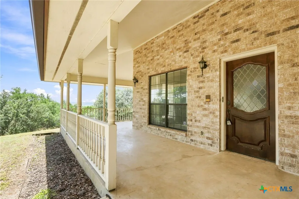 5691 Circle Oak Drive Bulverde, TX 78163