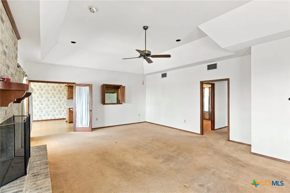 5691 Circle Oak Drive Bulverde, TX 78163