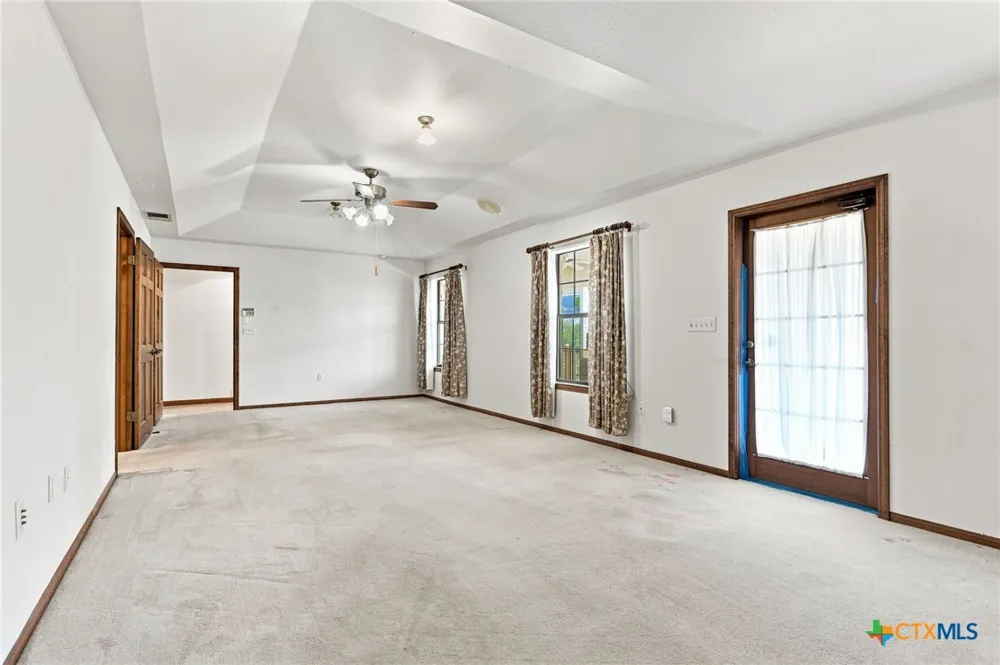5691 Circle Oak Drive Bulverde, TX 78163