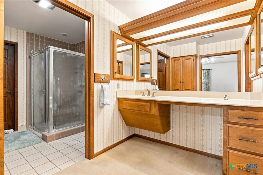 5691 Circle Oak Drive Bulverde, TX 78163