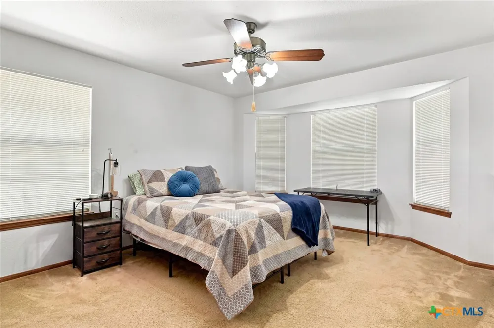 5691 Circle Oak Drive Bulverde, TX 78163