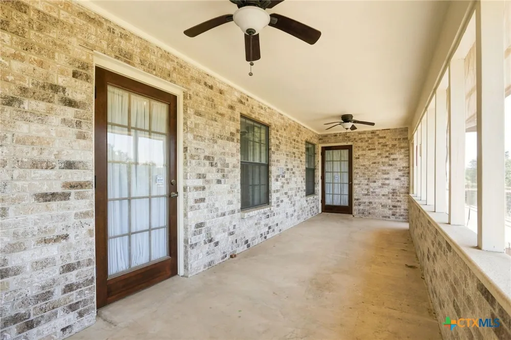 5691 Circle Oak Drive Bulverde, TX 78163