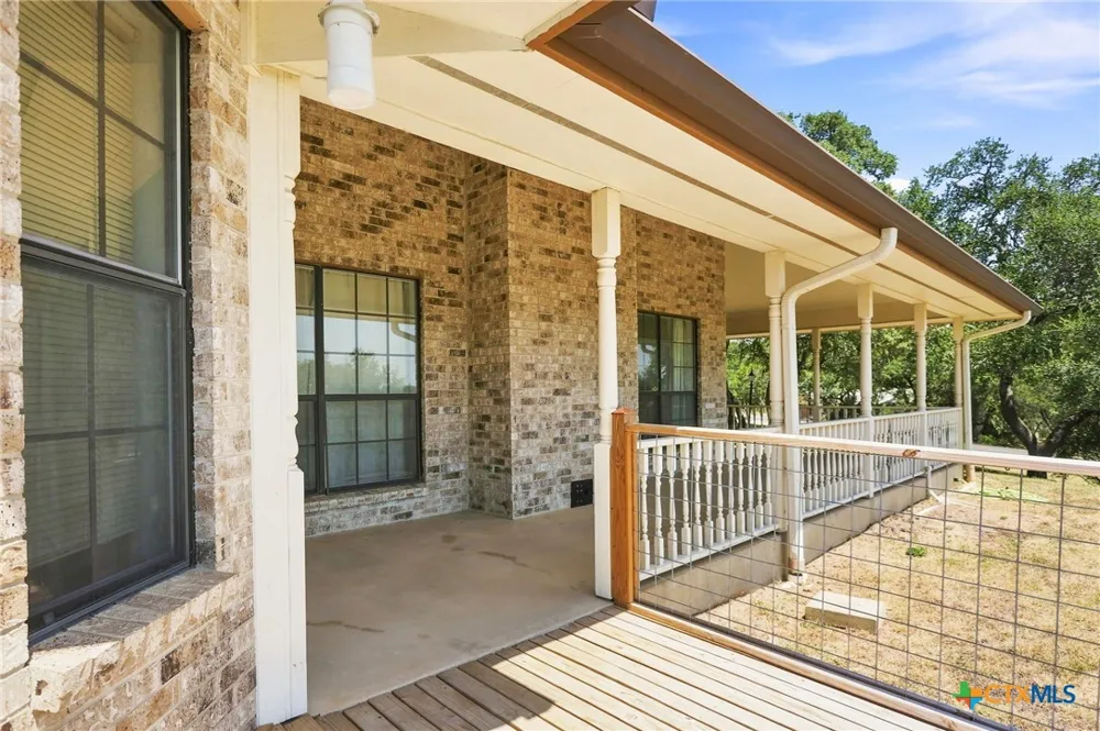 5691 Circle Oak Drive Bulverde, TX 78163