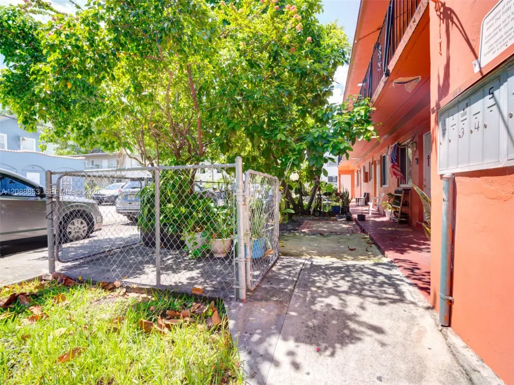 500 SW 3rd St Miami, FL 33130