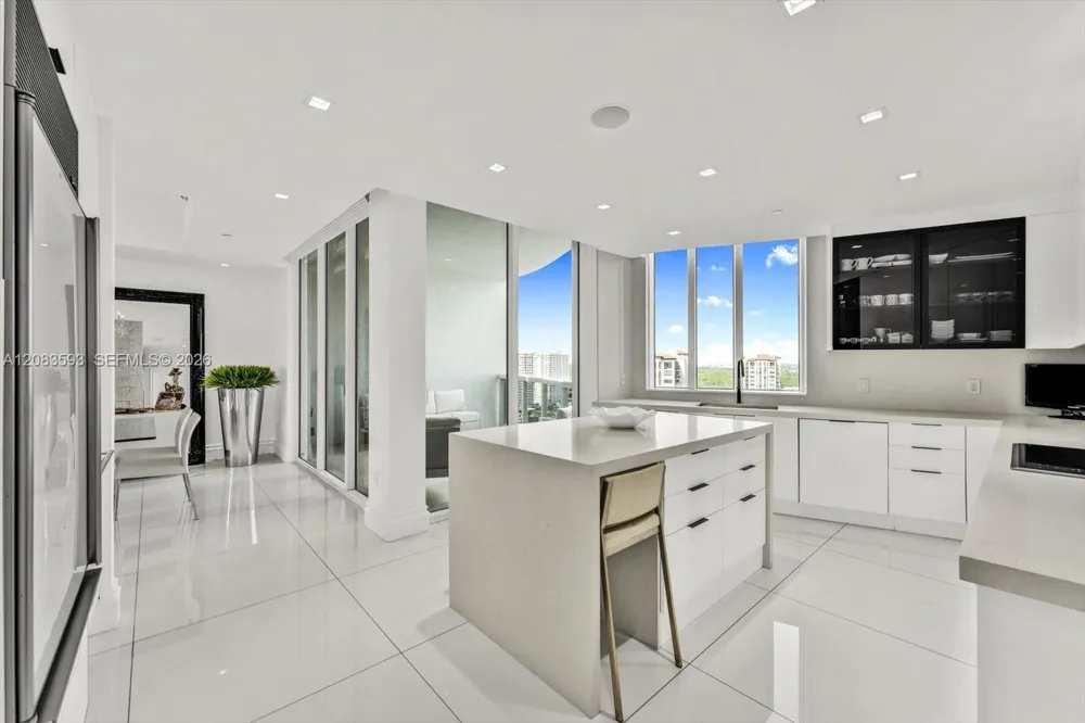 15901 Collins Ave #1606 Sunny Isles Beach, FL 33160
