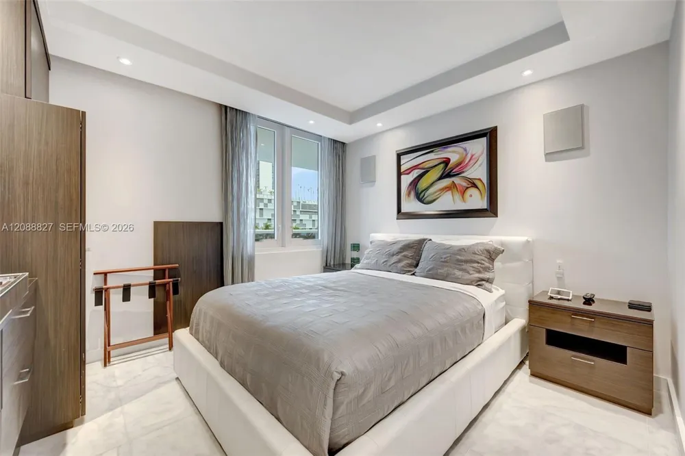 2301 Collins Ave #307 Miami Beach, FL 33139