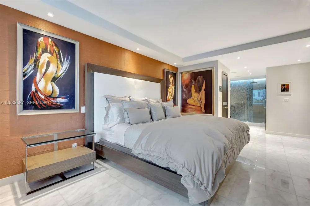 2301 Collins Ave #307 Miami Beach, FL 33139
